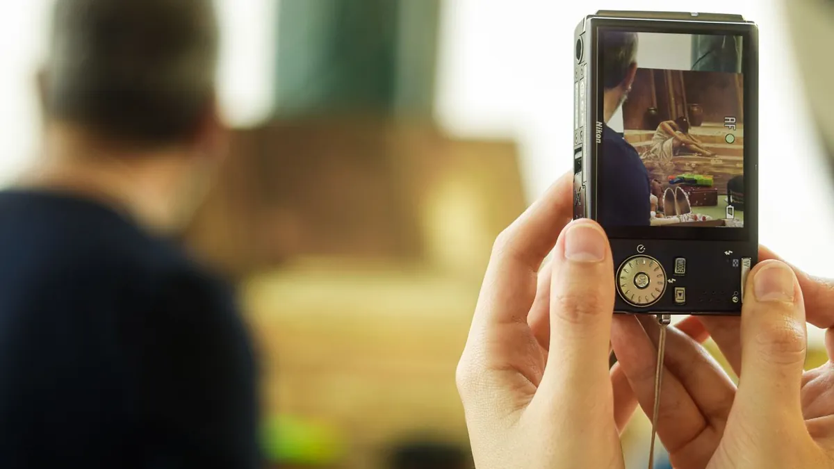 Best App for the Digital Camera Photo Trend — Flash Effect
